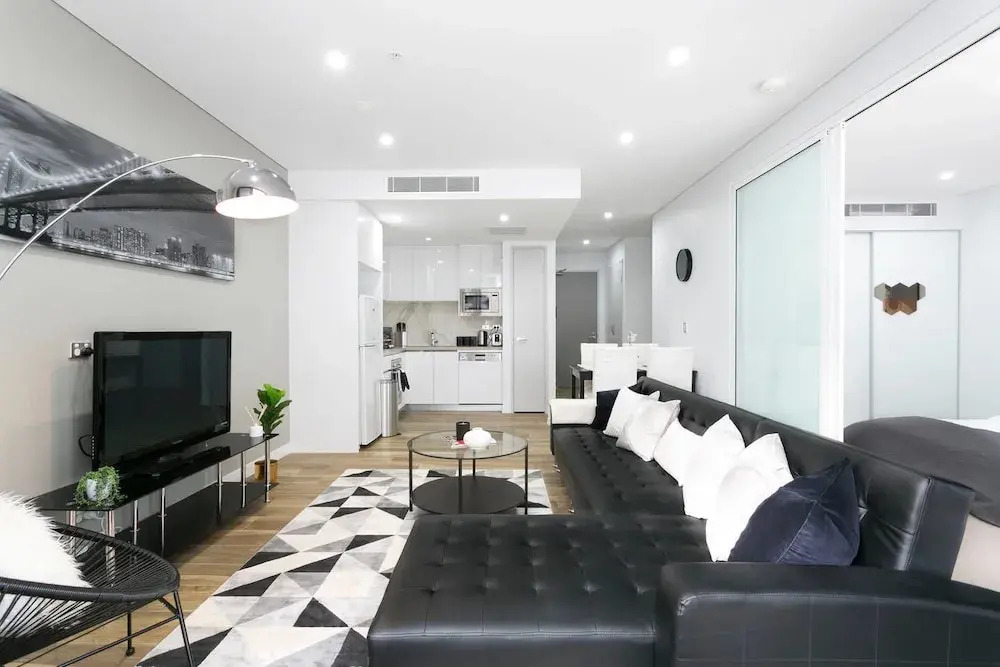 Chic CBD Pad + Pool + Gym + Sauna + Parking