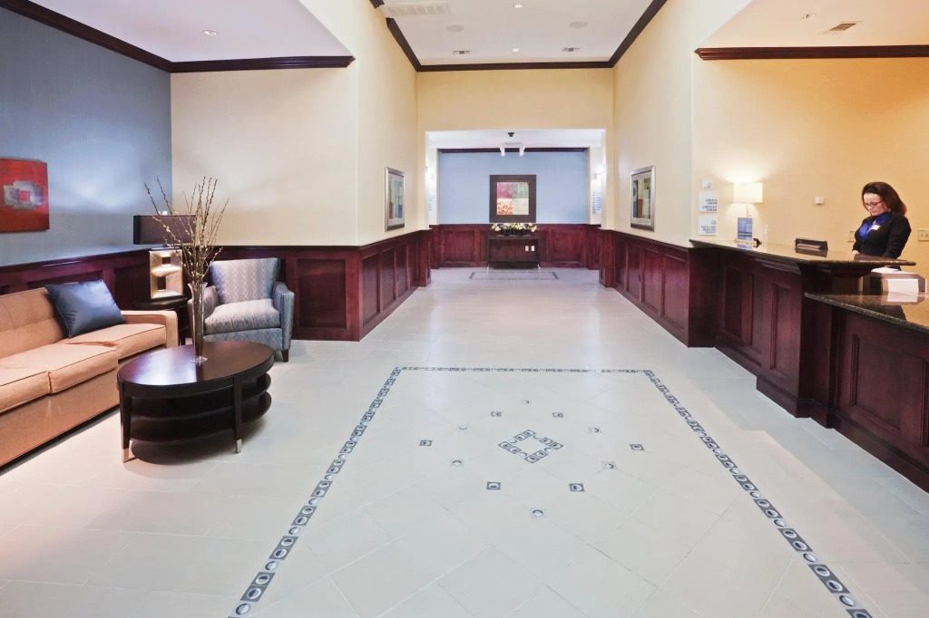 Holiday Inn Express and Suites Hotel - Pauls Valley by IHG
