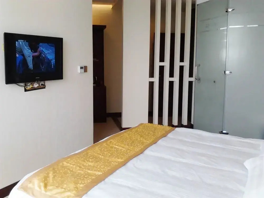 YHT Healthcare Chain Hotel