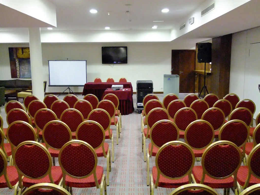 Skyna Hotel