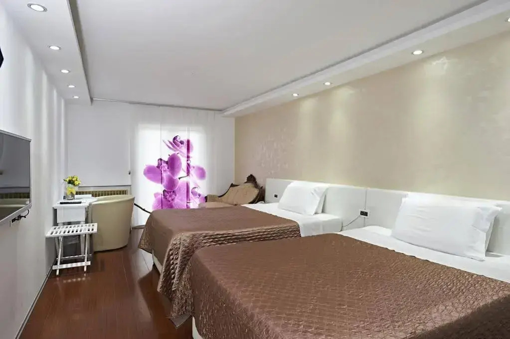 Hotel Tomi