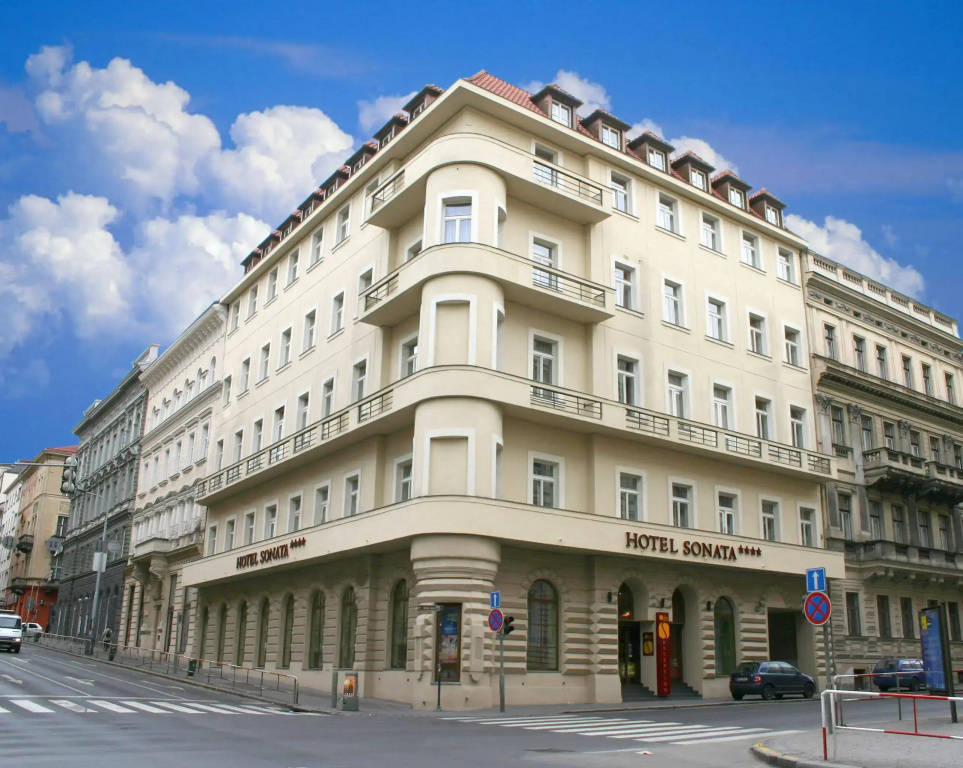 EA Hotel Sonata