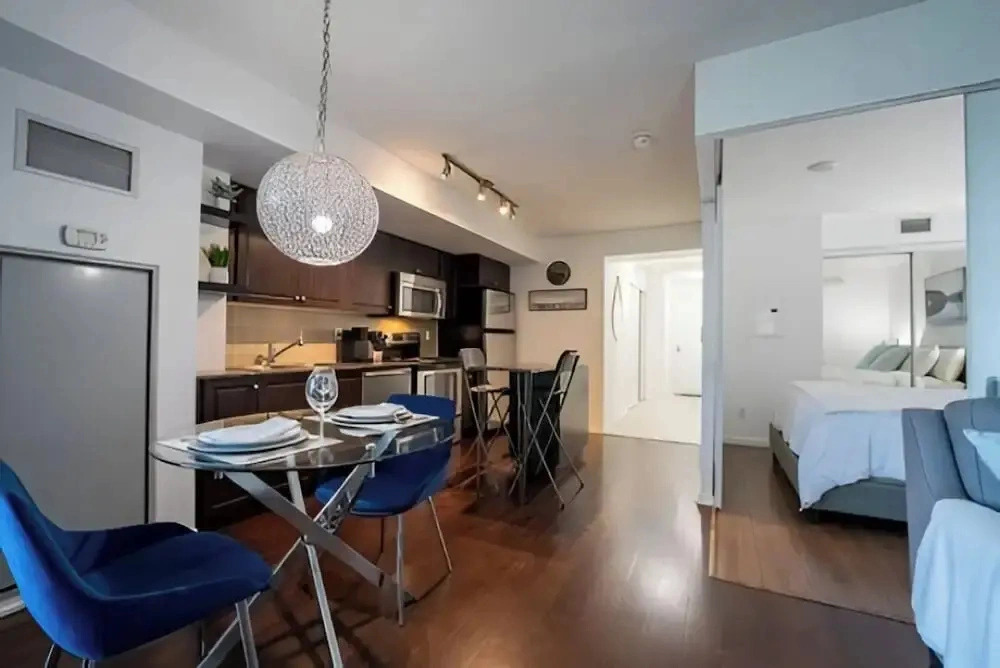 Guestilo Residence - Fort York