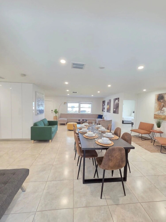 Modern Home in Hallandale Beach