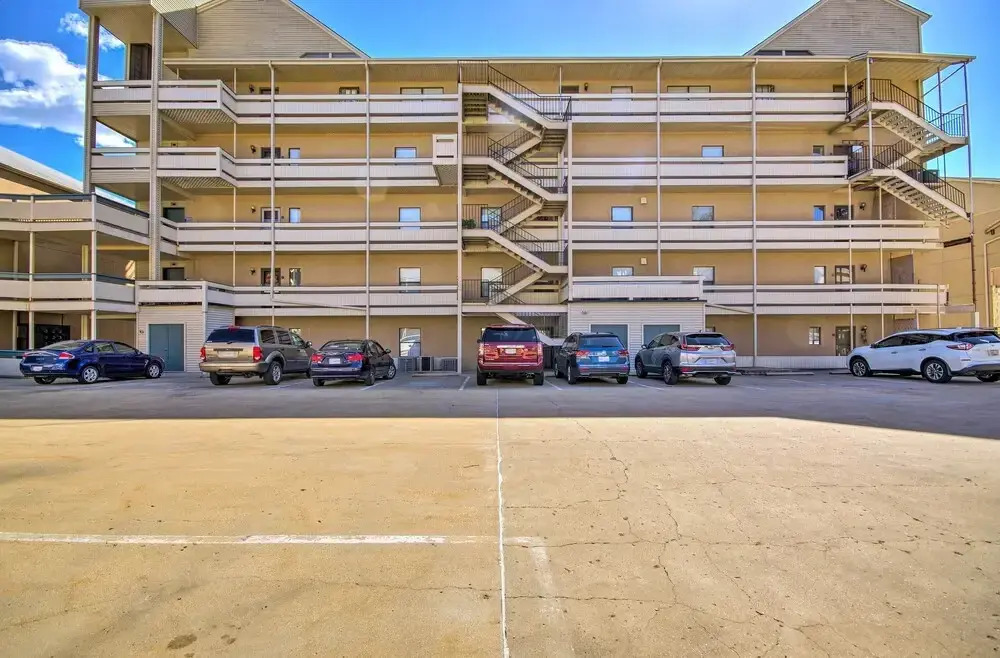 Waterfront Condo w/ Resort Perks in Lake Ozark!
