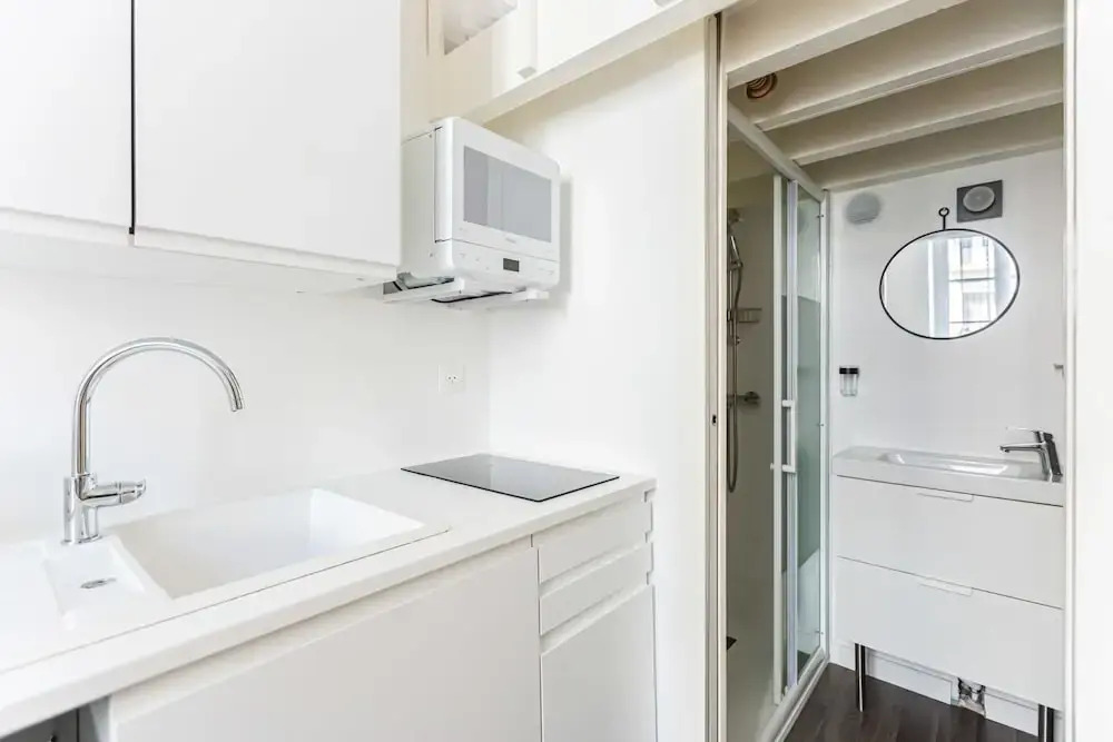 Cosy studio at Paul Doumer, by GuestReady