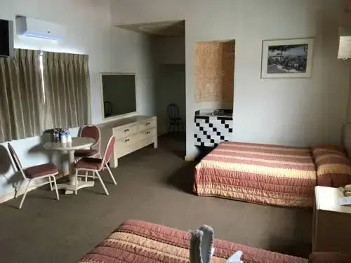 Hotel Del Sol Inn