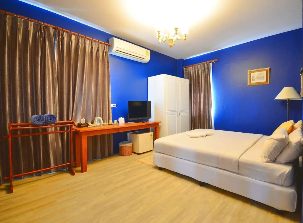 Baan Rajdamnern Huahin