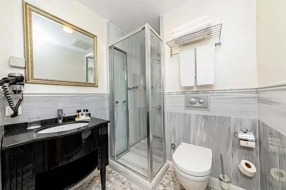 Meroddi Galata Flats