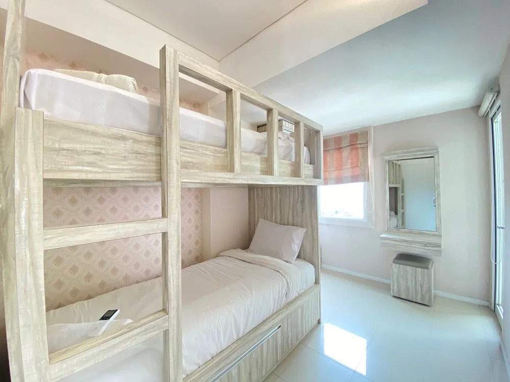 Cozy Mozy 2BR Apartment - Parahyangan Residence