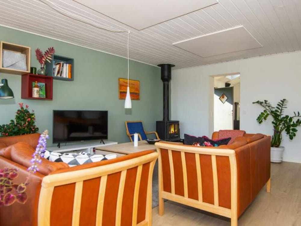 5 Star Holiday Home in Ronde