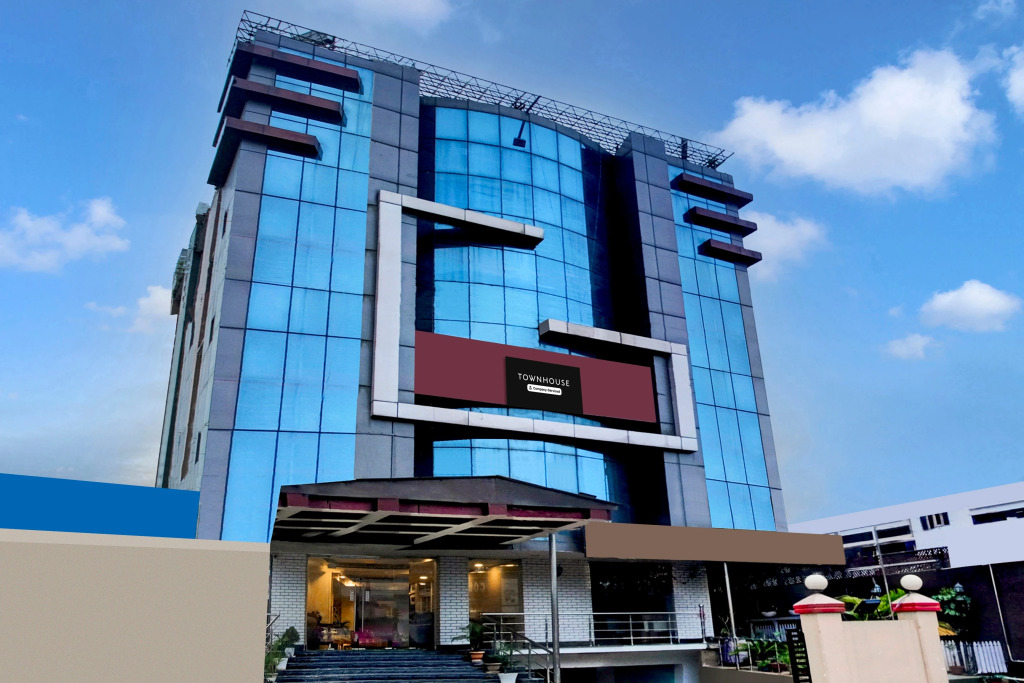 Townhouse Hatigaon Near Medicity Formerly Hotel Grand Majesty