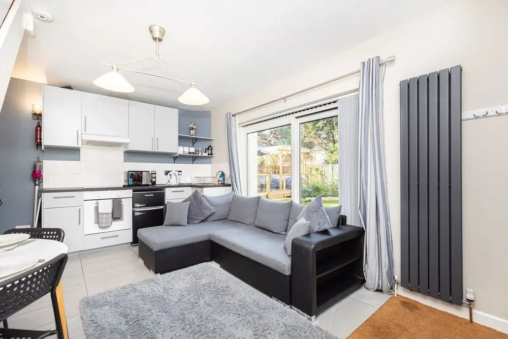 The Christchurch Hideaway, Hot Tub , 2 Bedrooms