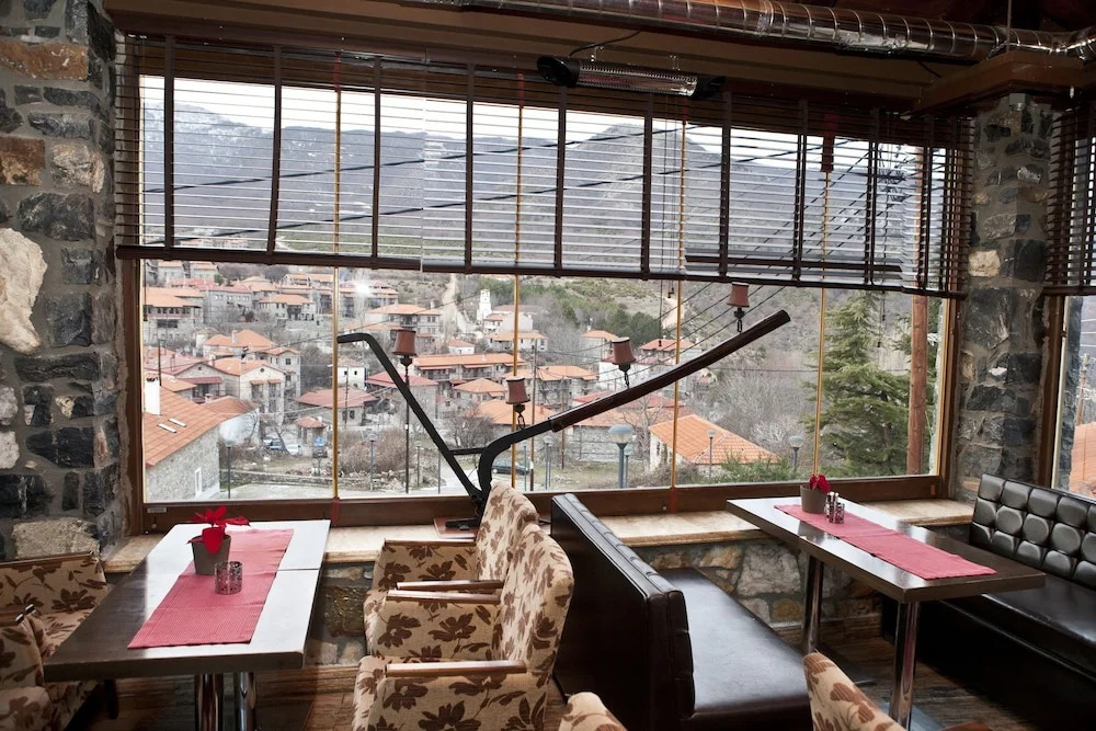 Chalet Lithos
