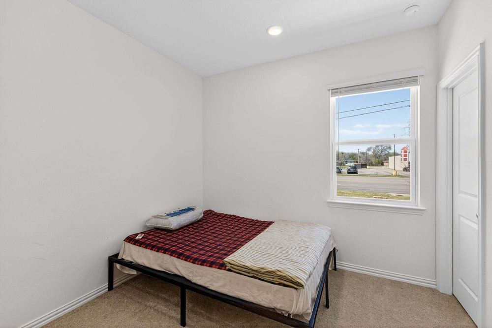 Private Escape Near Dfw Fort Worth At&t Fifa 2 Bedroom Home