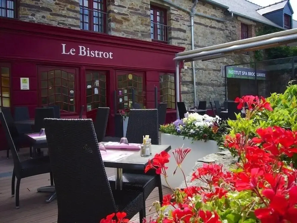 Logis Hotel, restaurant et spa Le Relais De Broceliande