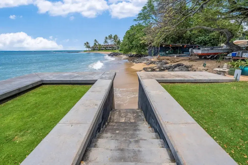 Kahana Reef 215 in Lahaina