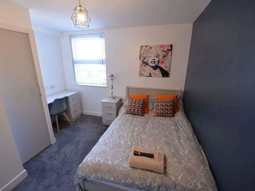 Plush Holiday Home in Coventry Near Coventry University
