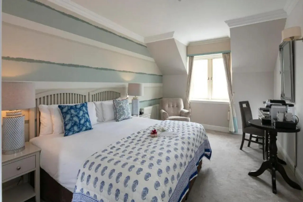 Schull Harbour Hotel & Leisure Centre