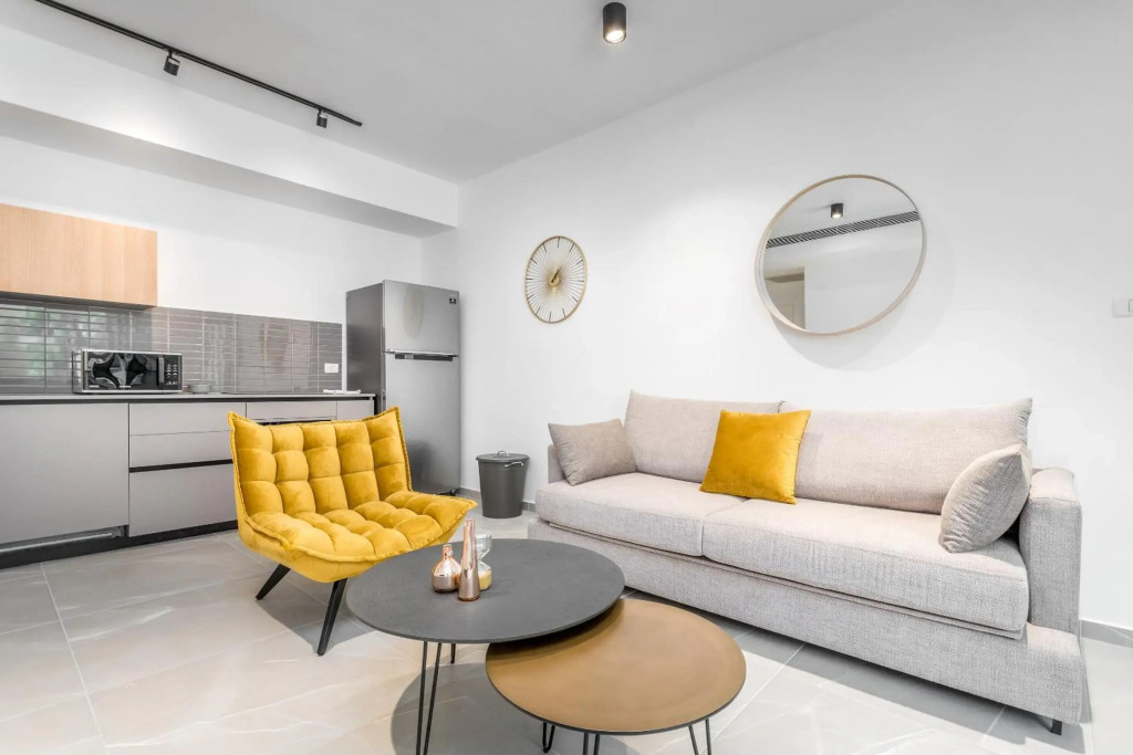Stunning 1 BDR with balcony on Sheinkin st