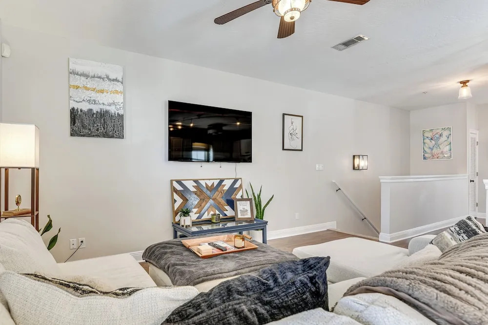 Walkable Dtwn Fort Walton Beach Condo w/ Balcony