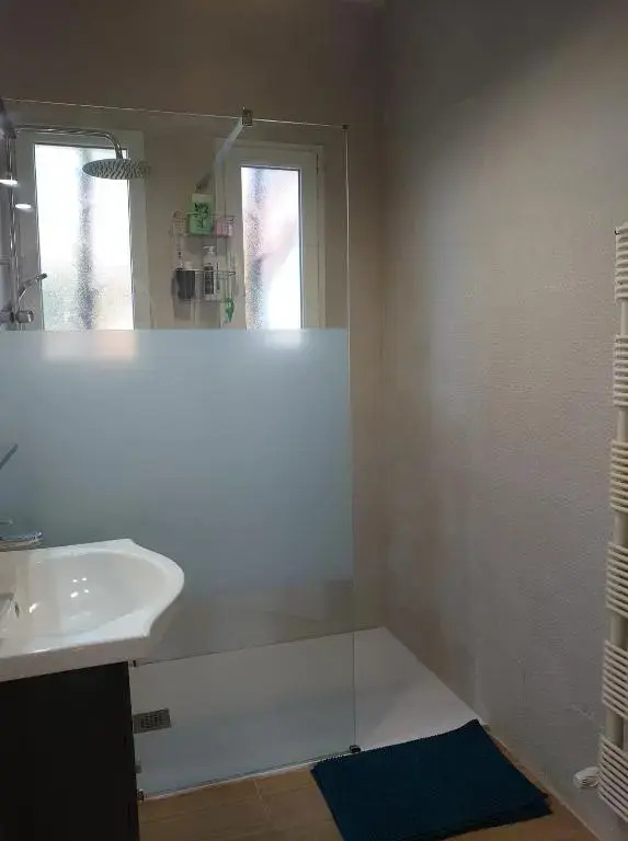 6CREU1 - confortable appartement avec terrasses et jardinet dans maison Collioure