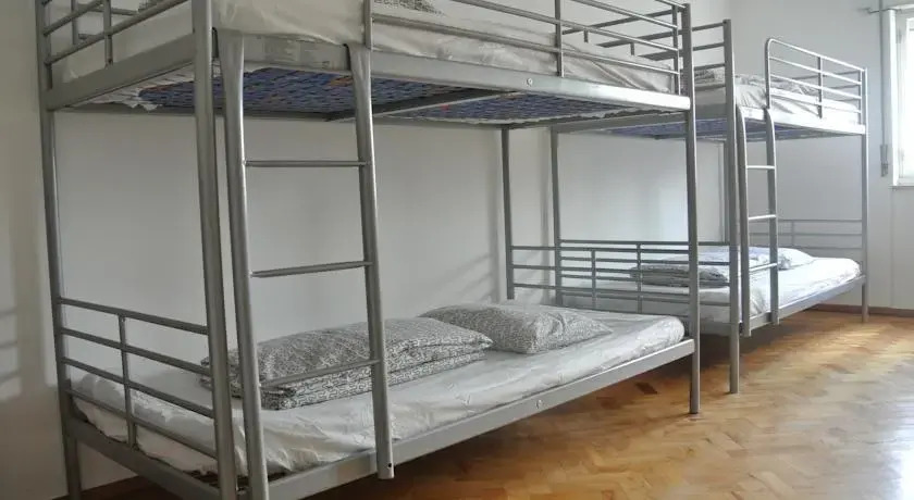 Alcobaca Hostel - Blue House