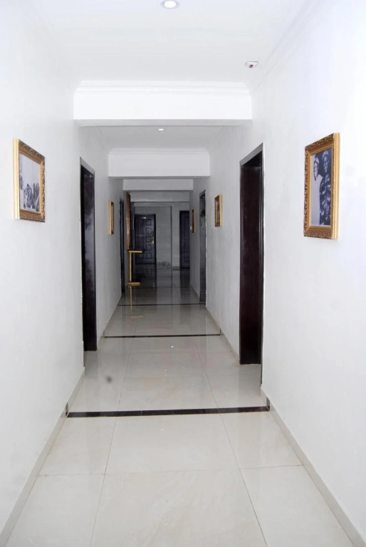 Kings Celia Hotel & Suites