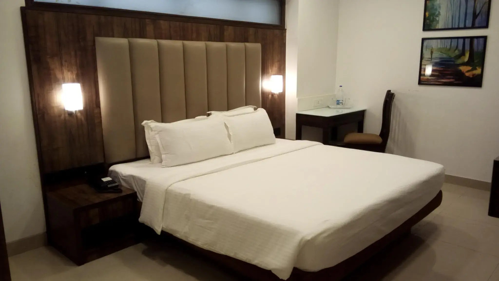 Golden Chariot The Boutique Hotel, Andheri