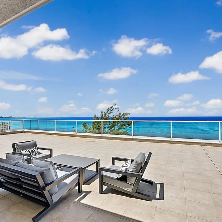 Luxury Penthouse Condo With 360 Oceanviews