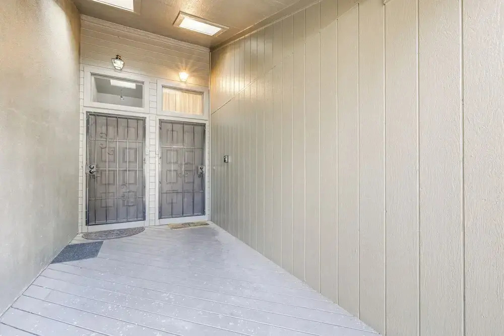 Cozy Flagstaff Retreat w/ Balcony & Mtn View!
