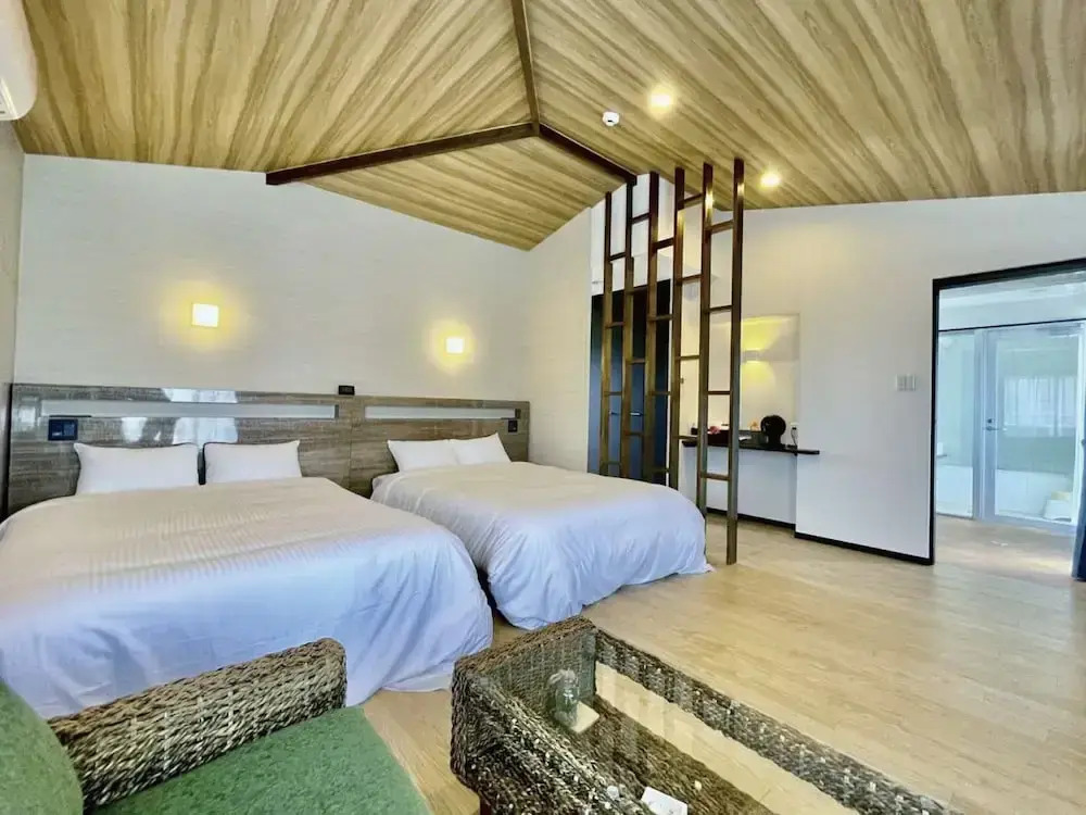 Infinity Hotel NahaKumoji -SEVEN Hotels and Resorts