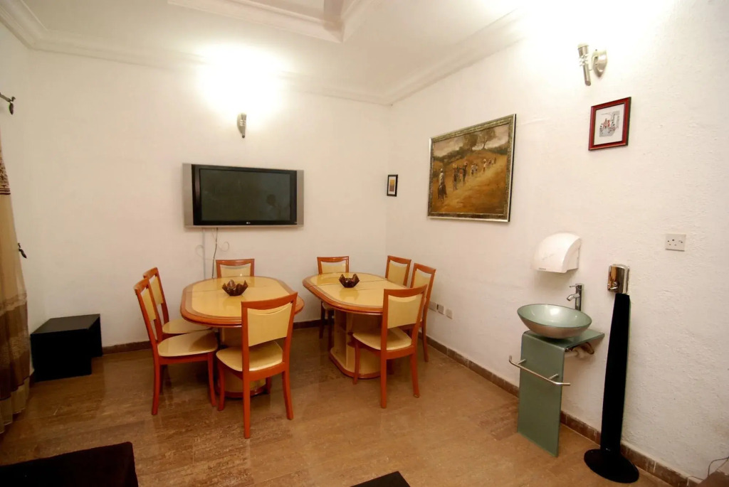 Ajoy Hotel And Suite