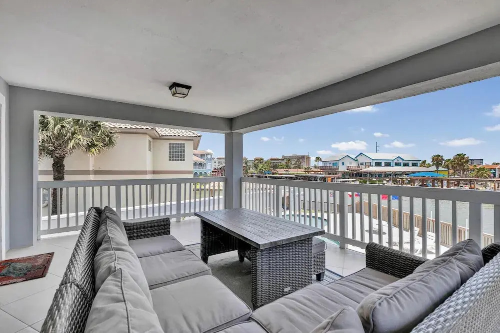 Private Home on the bay With Pool and Boat Slip!