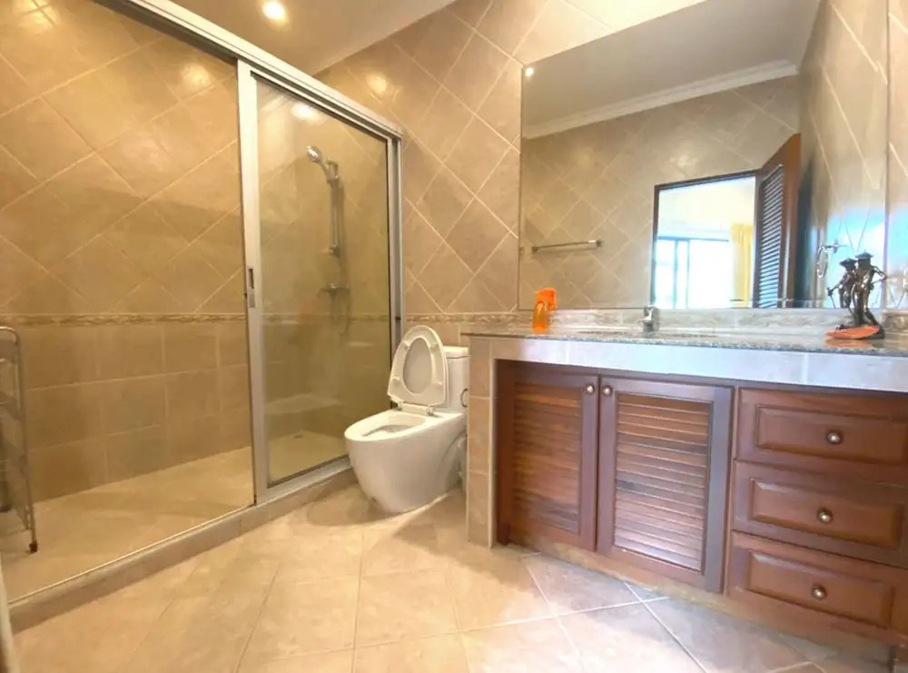 LUXURIOUS VIEW TALAY VILLA - PATTAYA HOLIDAY HOUSE