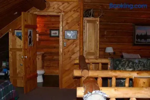 Wise Old Hunter Lodge