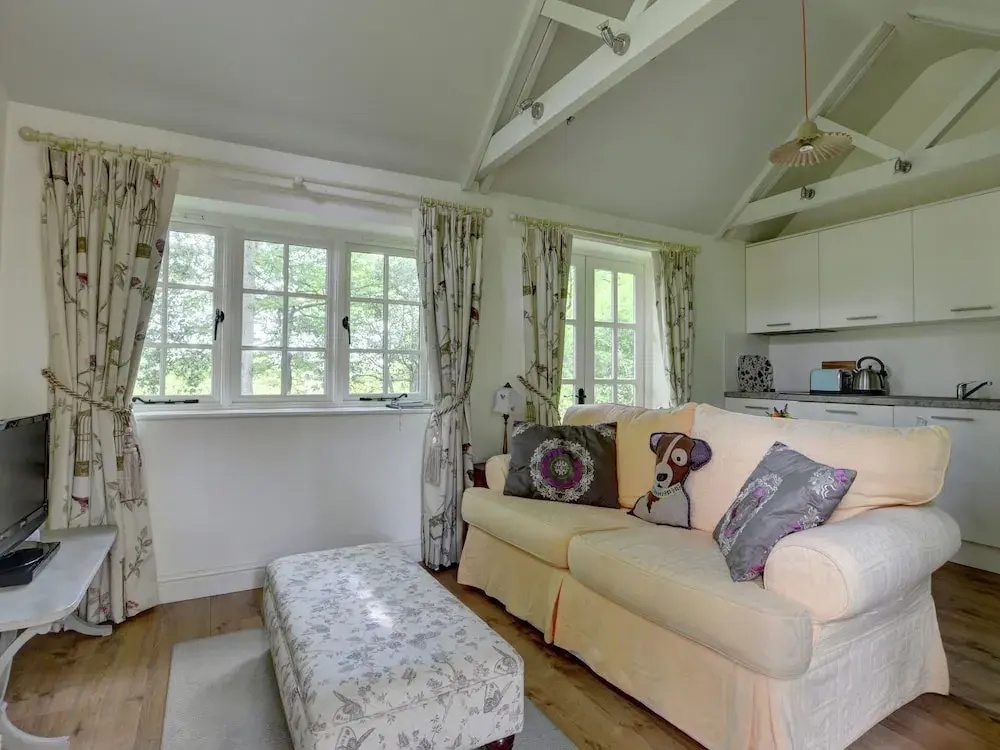 Quaint Holiday Home in Hartfield for Couples near City Center