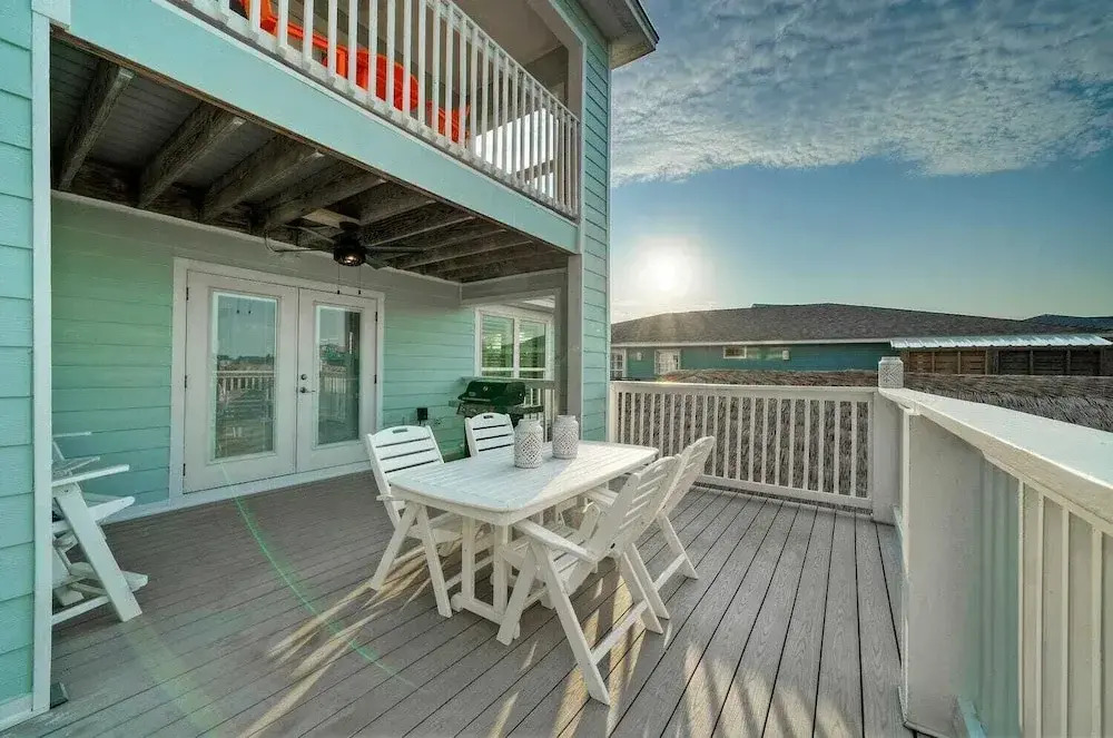Beach Access Private Pool, Ping-pong, Firepit, Swings, & Views Tipsea Turtle