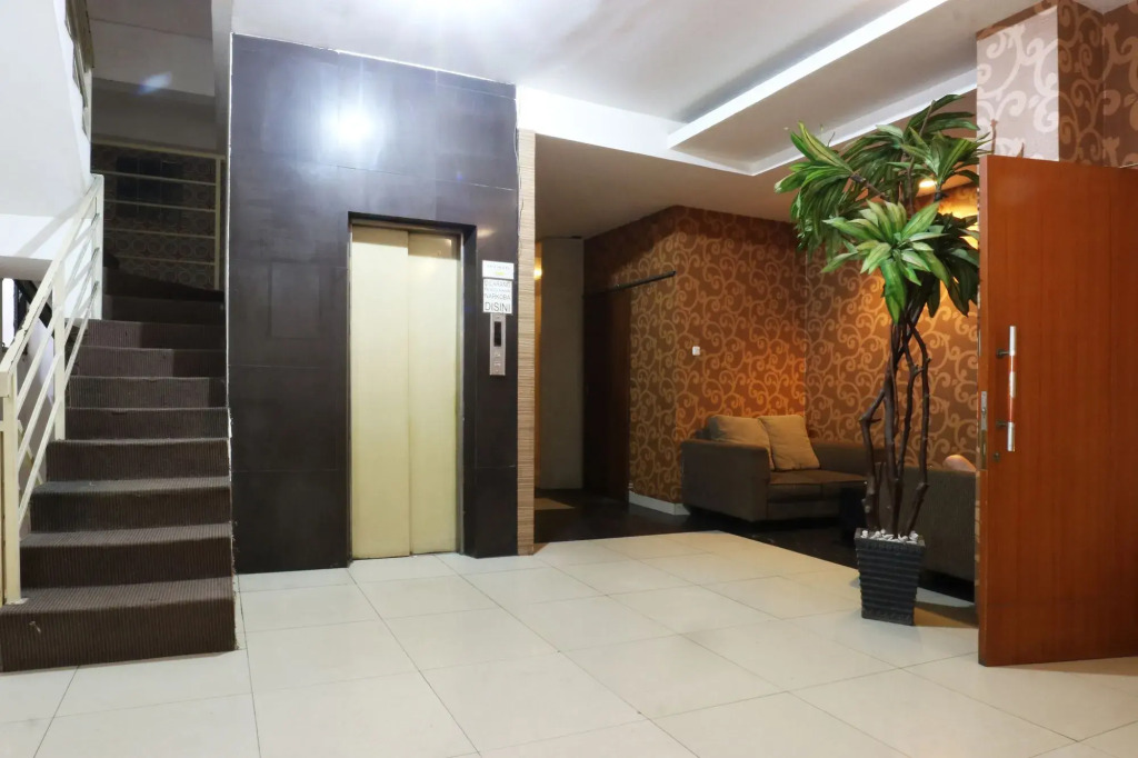 AMS PENTHOUSE
