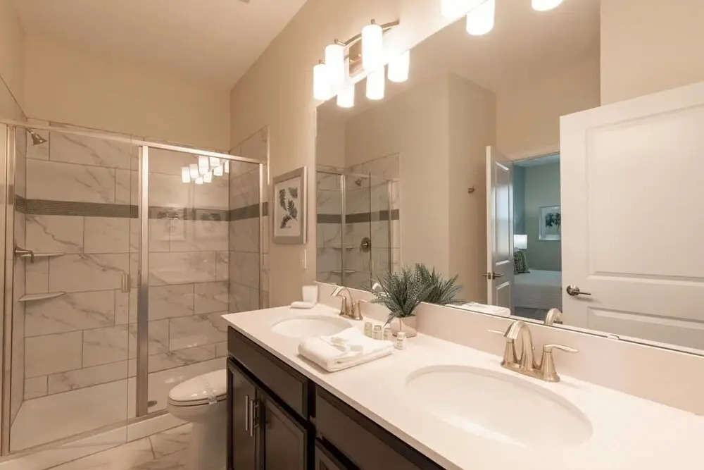 Getaway Delight-8 Bedrooms Pool Great Location