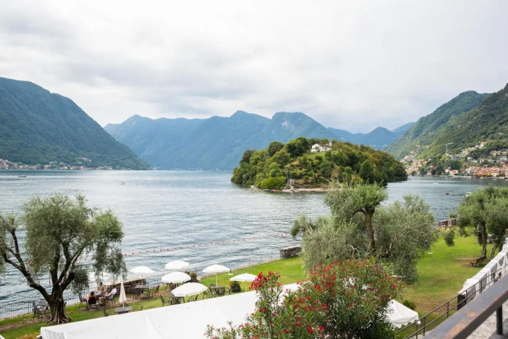 Guesthost - Ossuccio Apt with Ac, Balcony & Parking! (Adults Only)