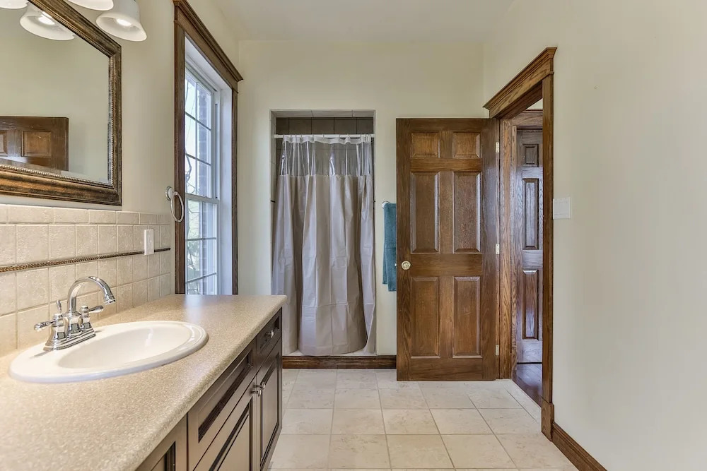 QuickStay Lake Simcoe Homestyle Cottage Private Beach