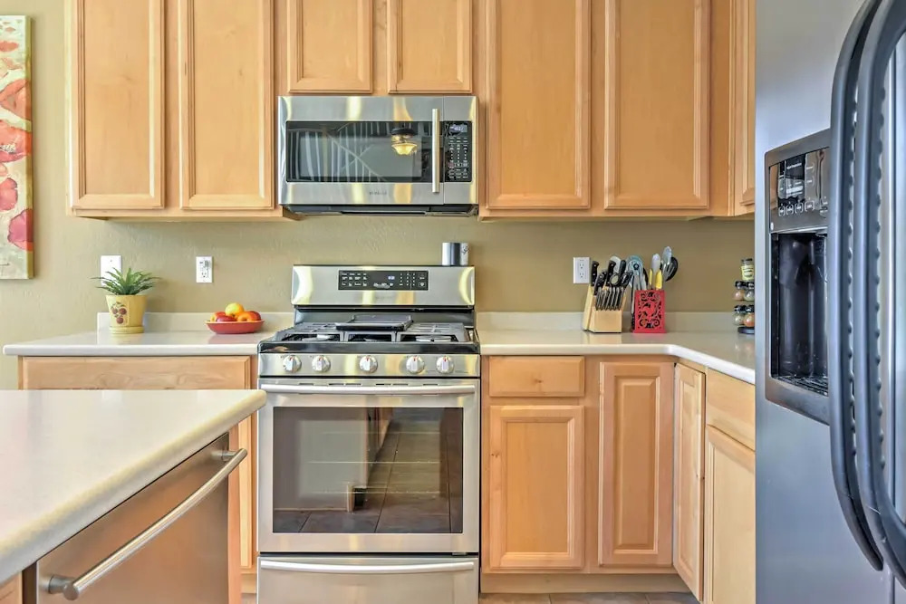 North Phoenix Home w/ Pool: Hike, Swim & Shop!