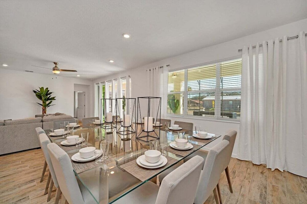 2525 Shanti Amazing 15 Suites Mansion