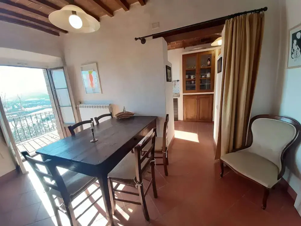 Tuscan Hilltop Getaway