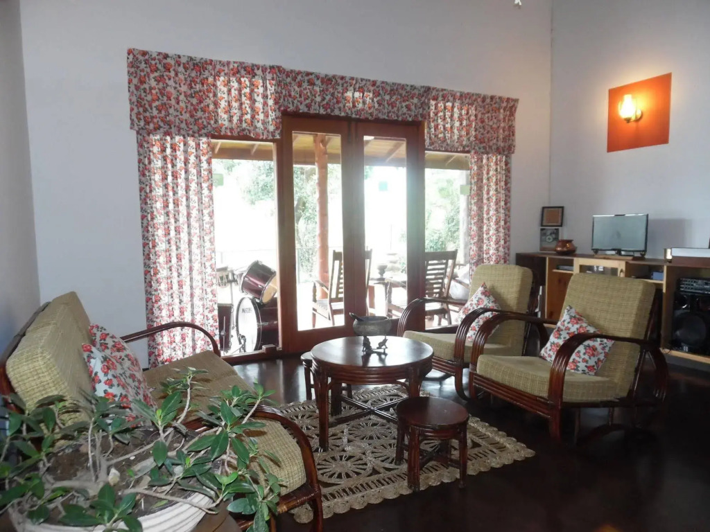Thotupola Residence