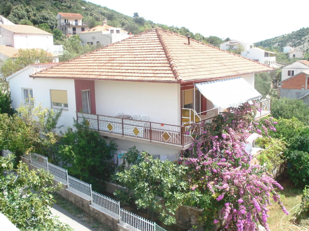 Coastal Comfort in Vinišće