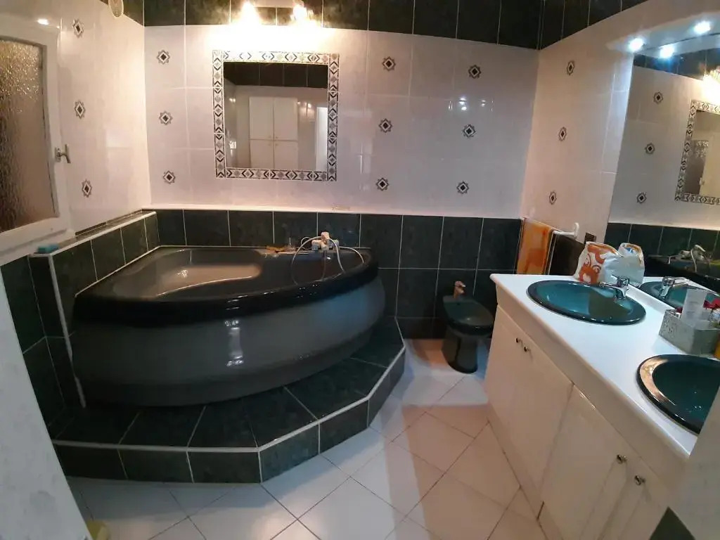 Superbe appartement de 94m2 avec vue sur le Fort St Elme