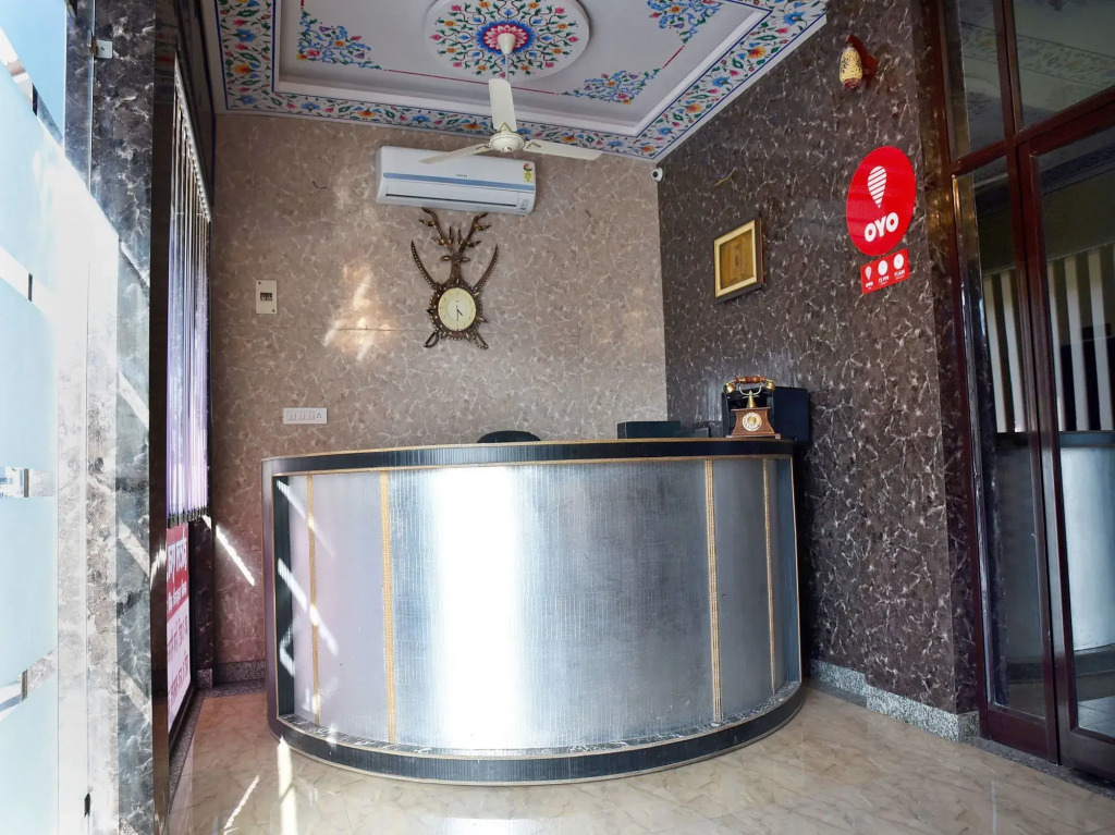 OYO 11389 Hotel NG Palace