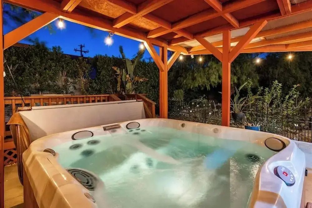 Poolside Palm Springs Paradise